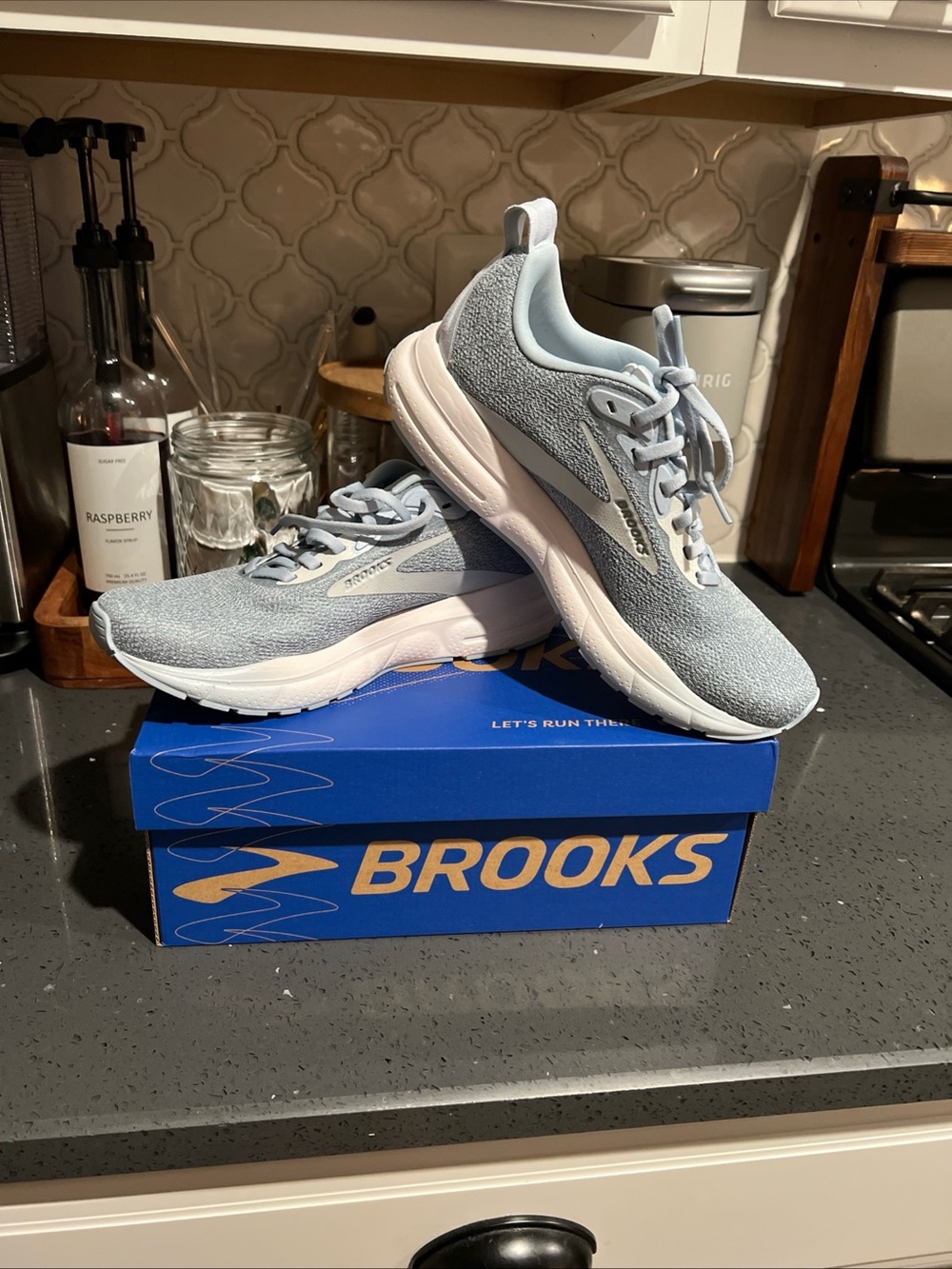 Size 7 1/2 Brooks Trace 4 Skyway Bright White Women’s Shoes